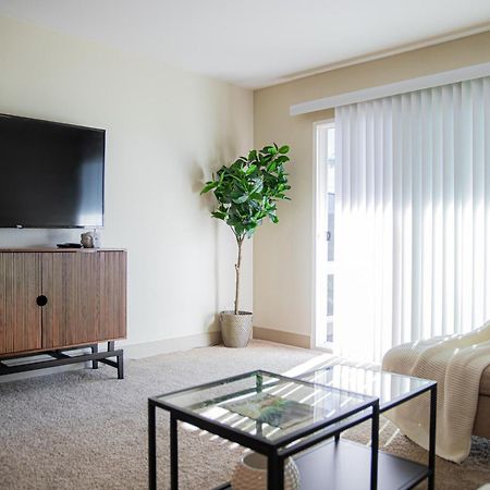 Luxurious Apartment With The Marina View Лос-Анджелес Экстерьер фото